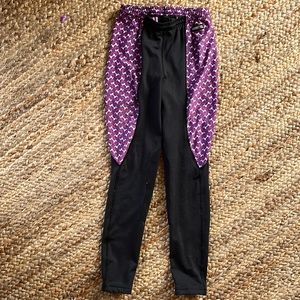 - KERRITS girls extra large schooling legging.